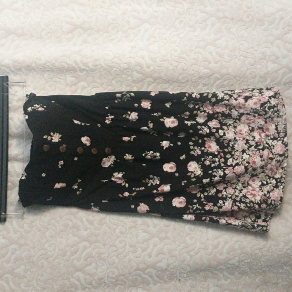 Blackw/floral accent strapless dress